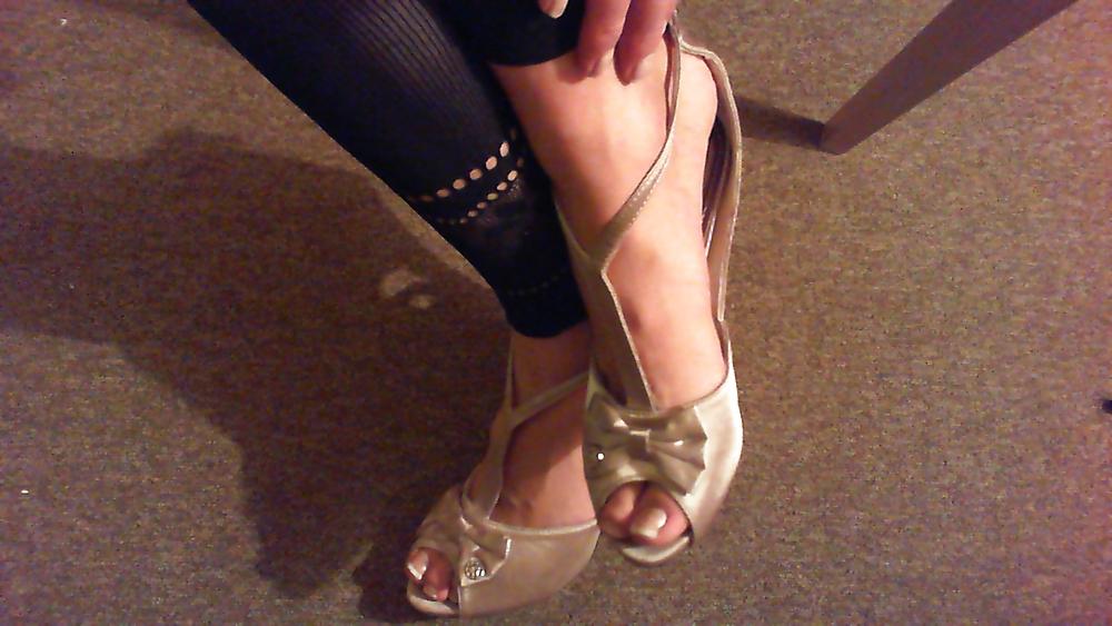 20P My feet in heels and pantyhose leggins