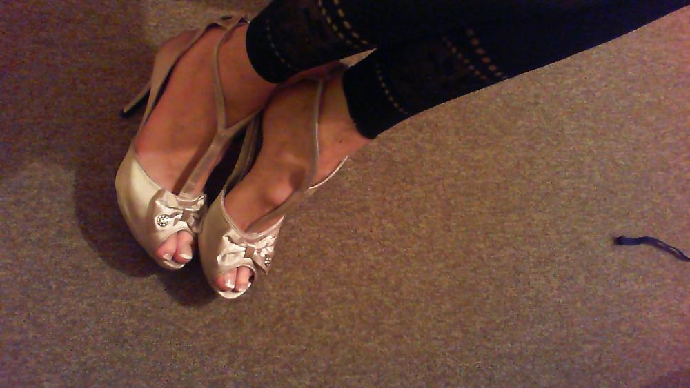 20P My feet in heels and pantyhose leggins
