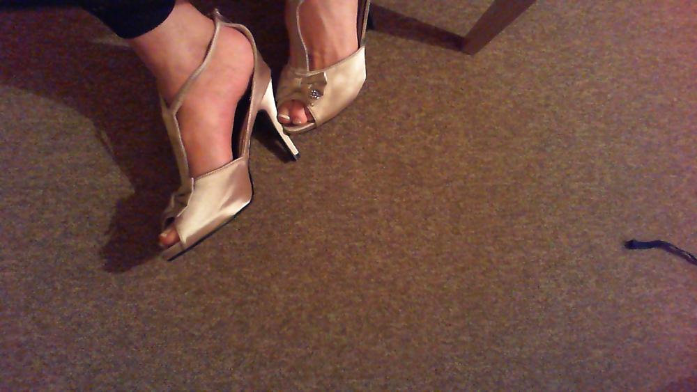 20P My feet in heels and pantyhose leggins