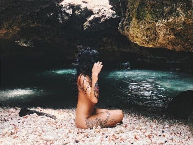 25P 0793 Nature and beautiful nude