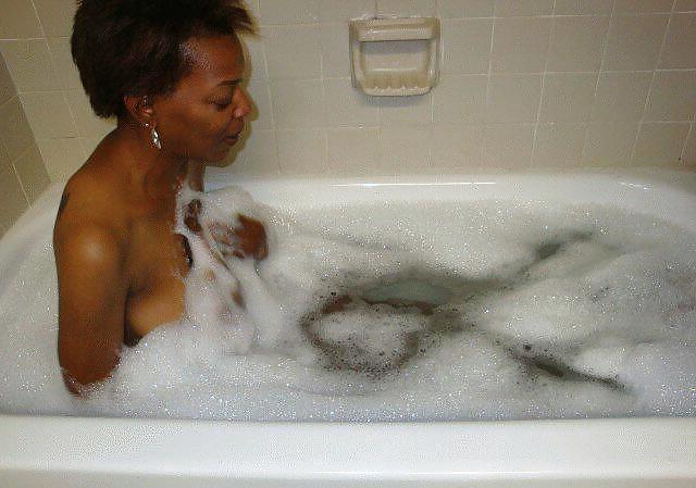 25P Sexy Black Grown Pussy