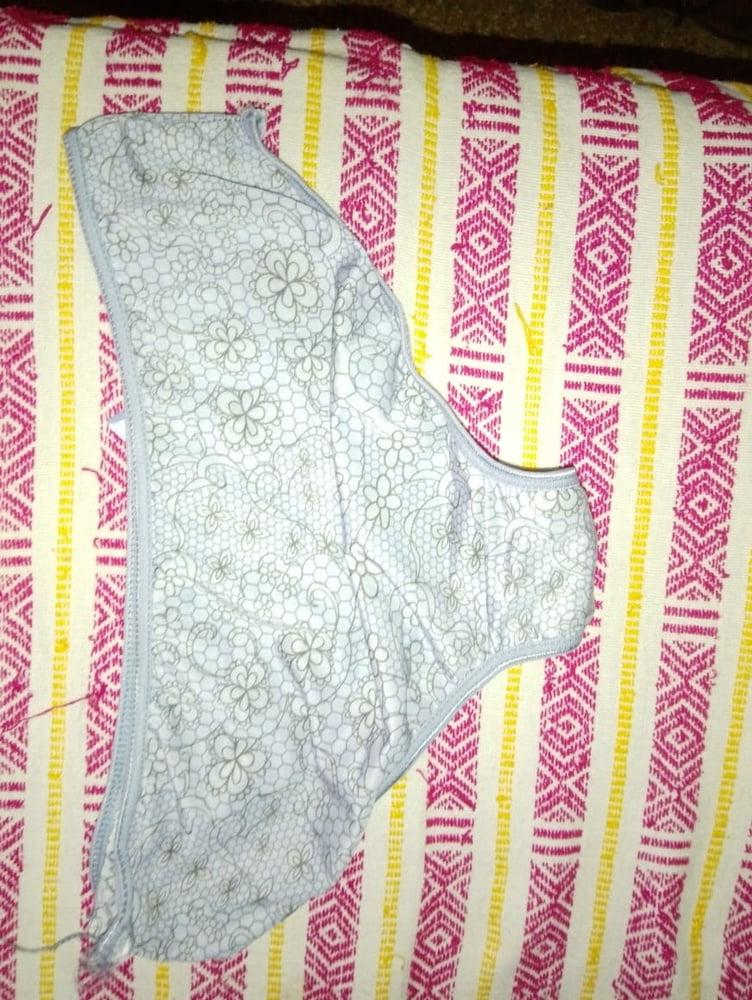 25P My mature neighbor's panties