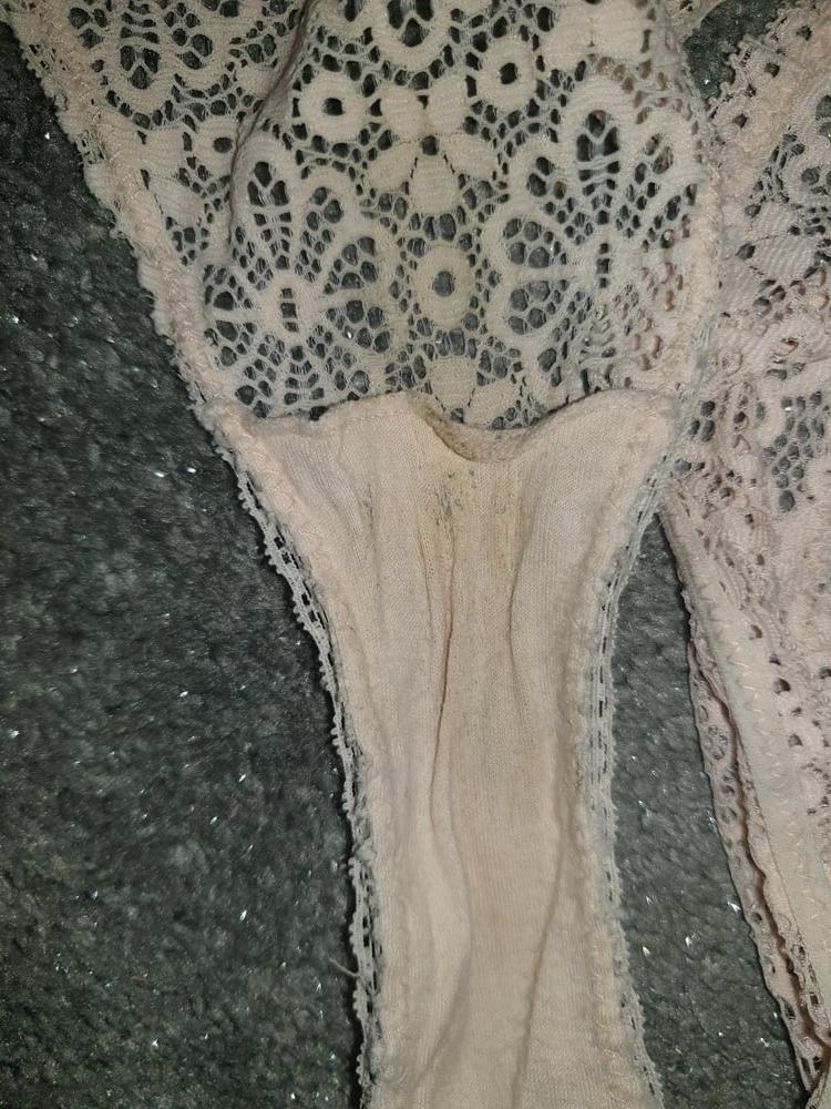 25P My mature neighbor's panties