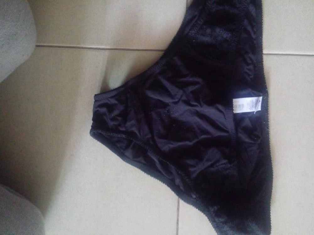 25P My mature neighbor's panties