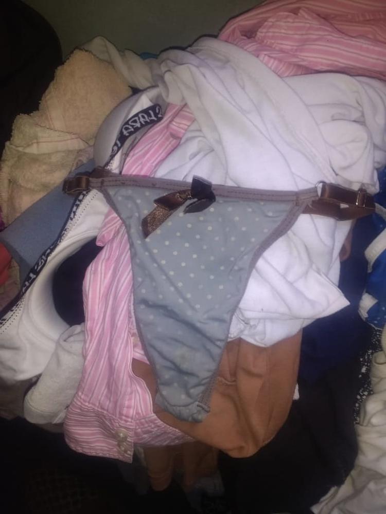 25P My mature neighbor's panties