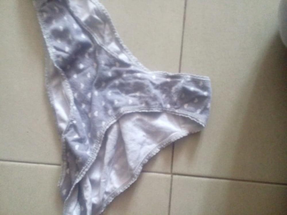 25P My mature neighbor's panties