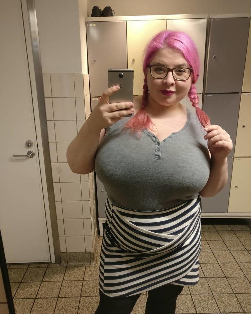 25P Tits, Tits, Tits and sexy Cleavage 21