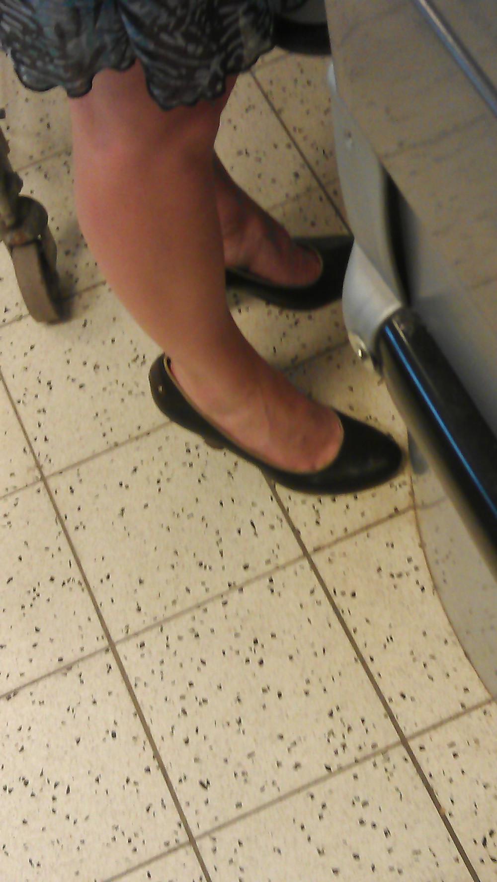 18P Collection of my voyeur feet pics