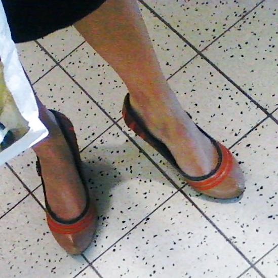18P Collection of my voyeur feet pics