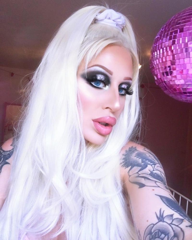25P Makeup fetish 71