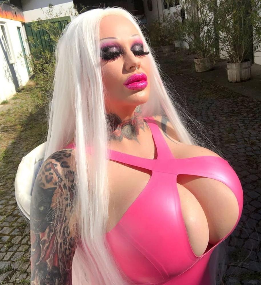 25P Makeup fetish 70