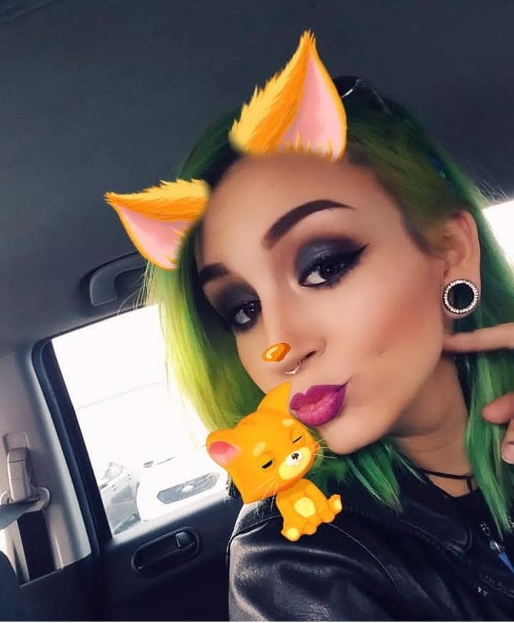 25P Makeup fetish 70