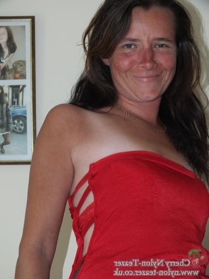 25P Lady in Red