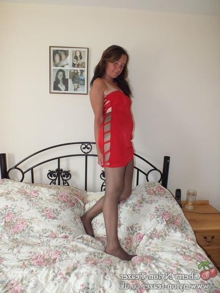25P Lady in Red