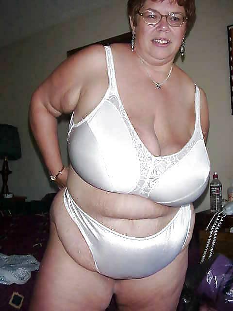 25P Mature BBW Grannies