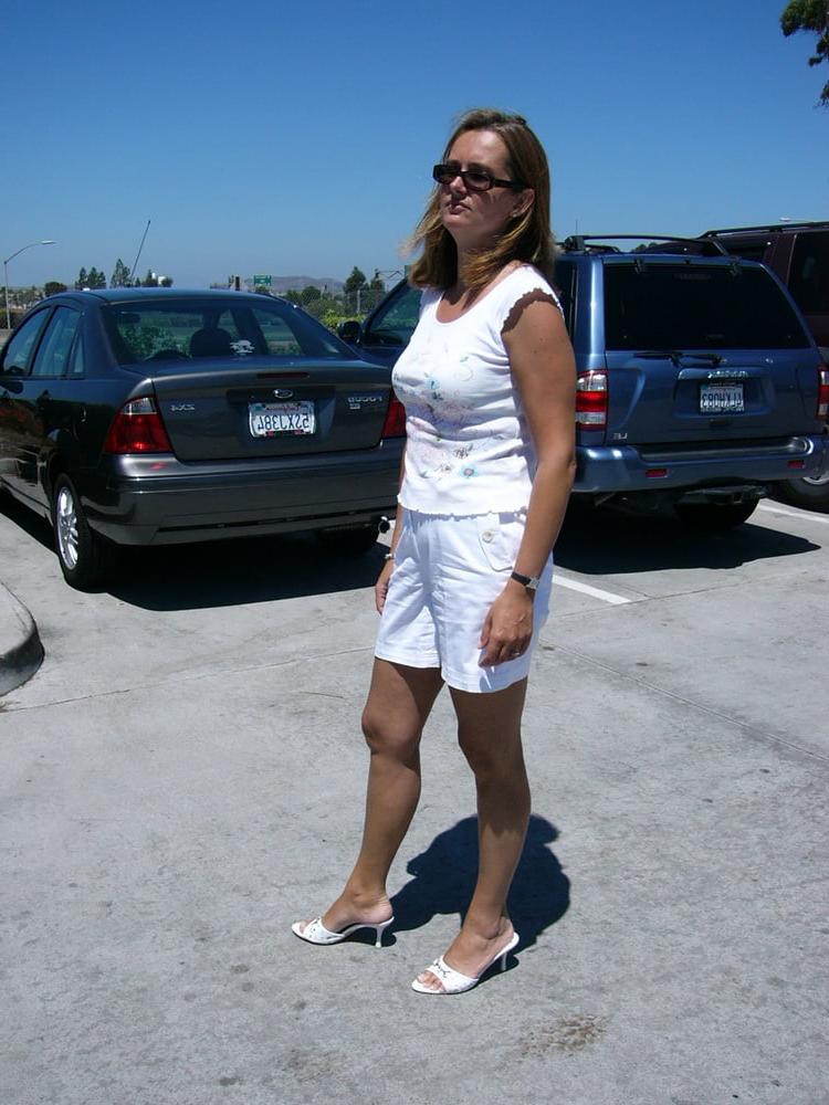 25P Classy MILF