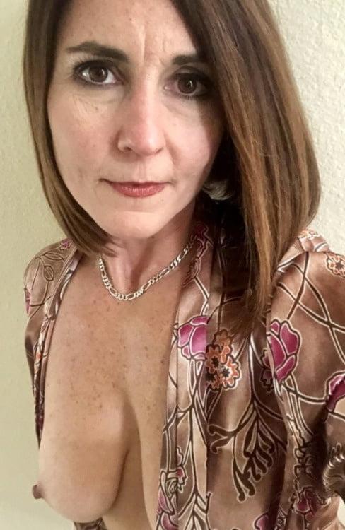 25P Gorgeous Mature Ladies 16