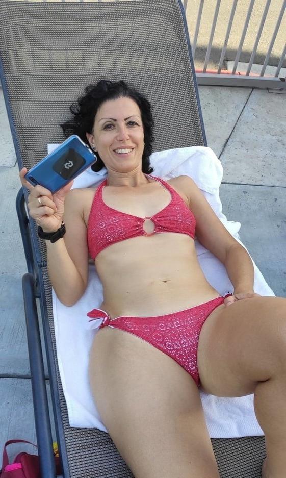 25P Gorgeous Mature Ladies 16