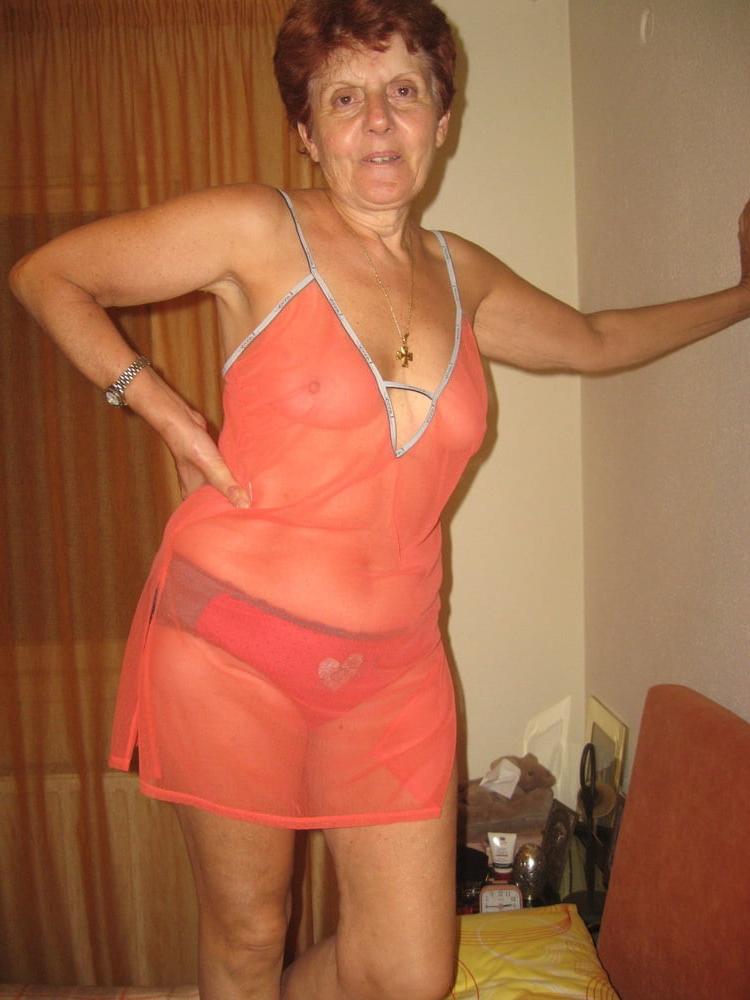 25P Sexy grandma