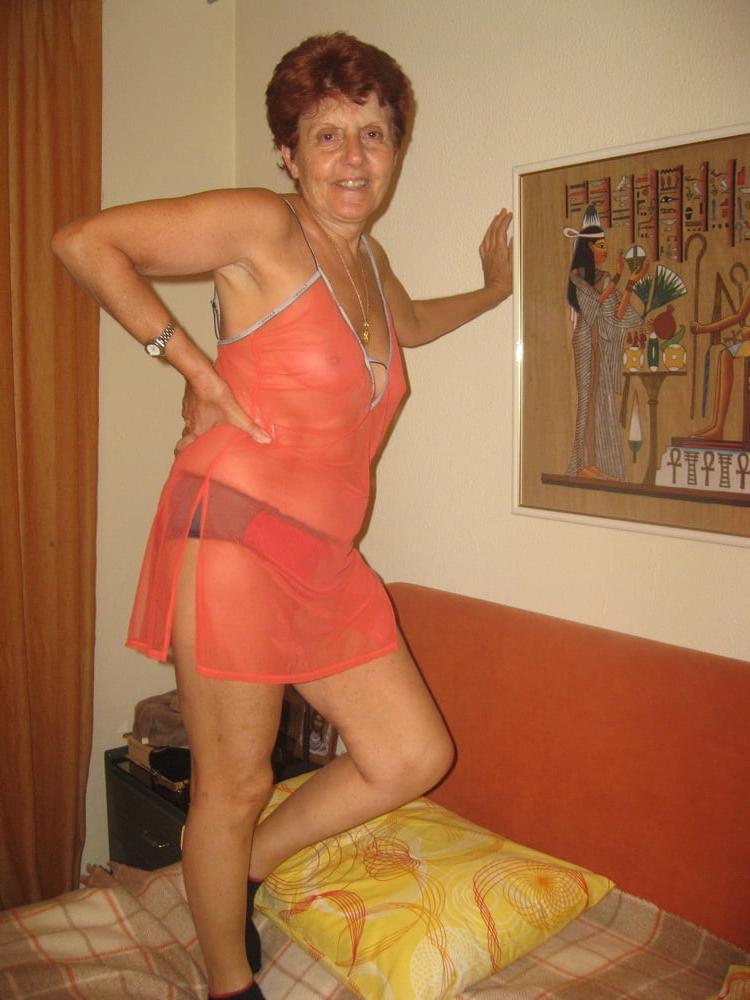 25P Sexy grandma