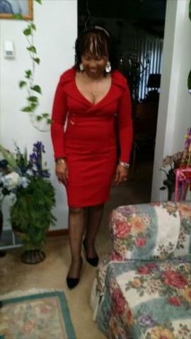 25P Granny Cleavage 124
