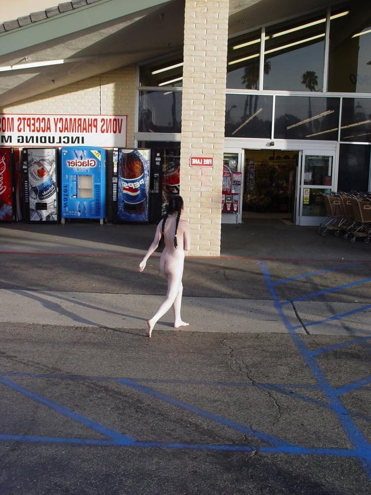 25P Nude in Public 06