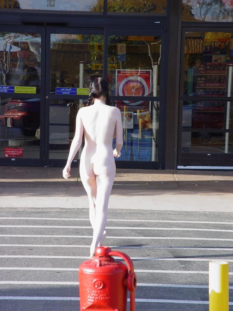 25P Nude in Public 06