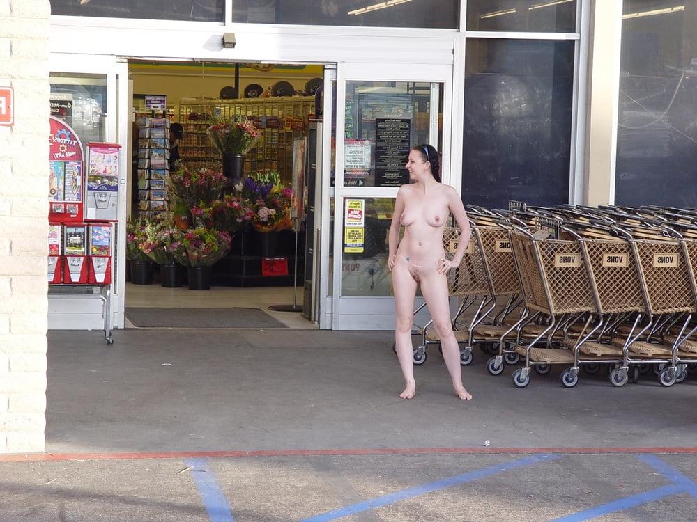 25P Nude in Public 06
