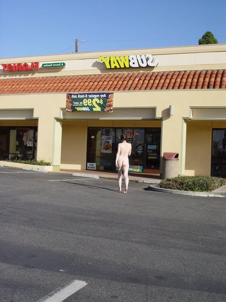25P Nude in Public 06