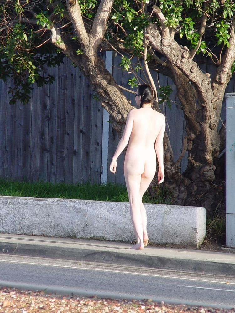 25P Nude in Public 06
