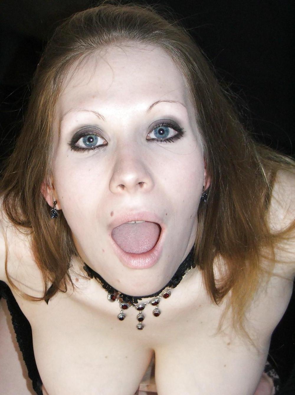 22P SEXY GOTHIC GIRL