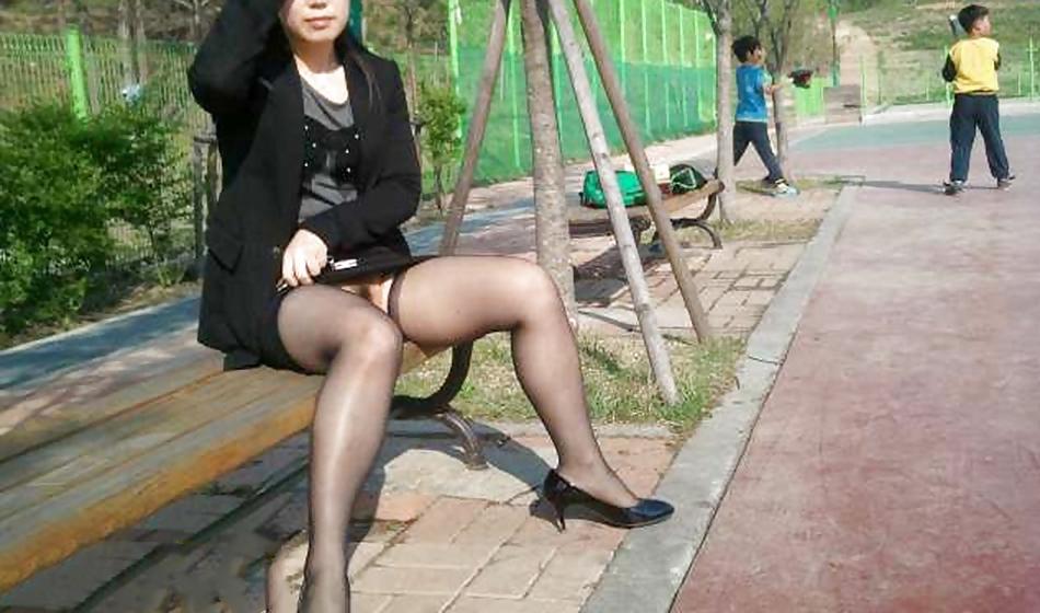 25P Naughty korean office ladies