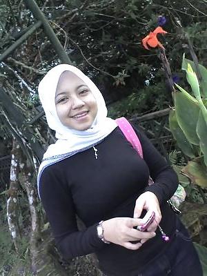 25P Hijab Asian Indo Girls III