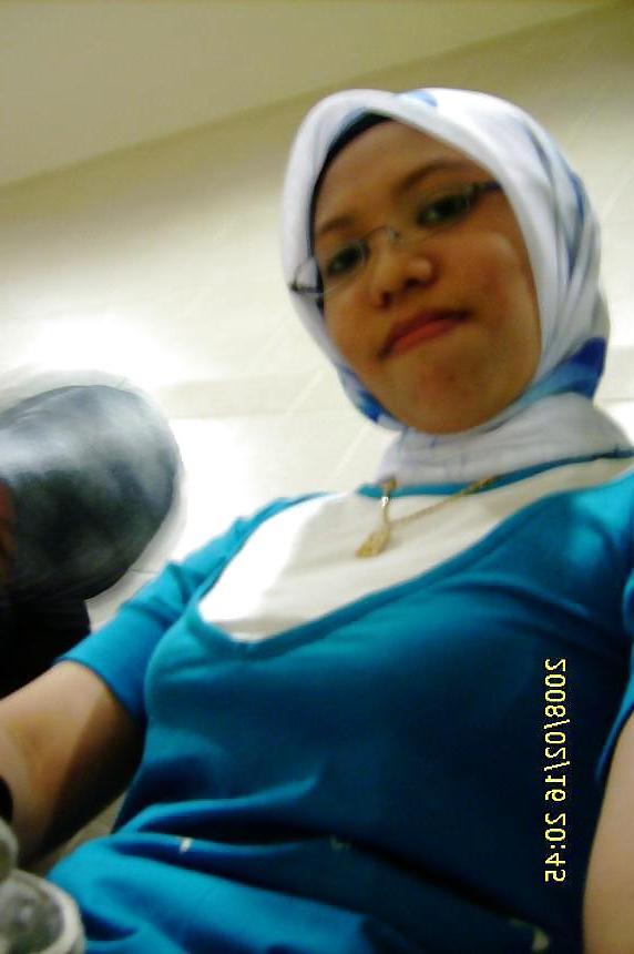 25P Hijab Asian Indo Girls III