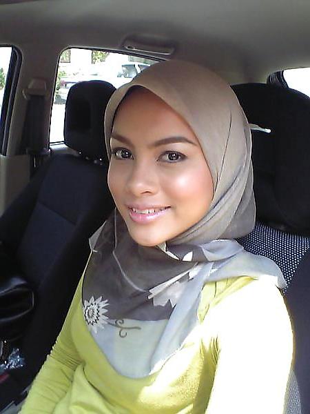 25P Hijab Asian Indo Girls III