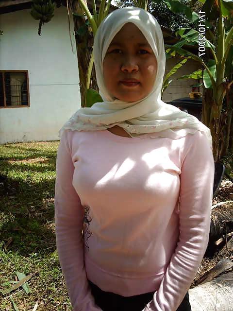 25P Hijab Asian Indo Girls III