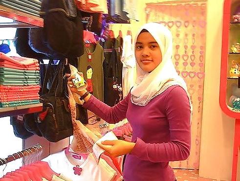 25P Hijab Asian Indo Girls III