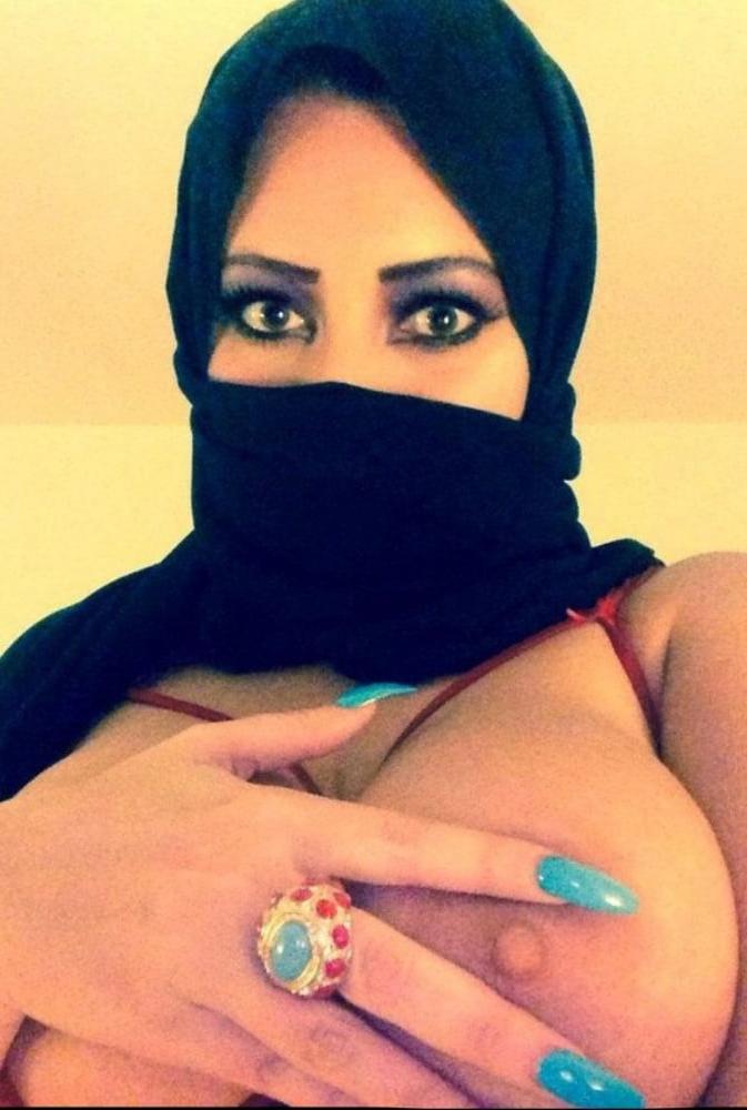 25P GORGEOUS Arabic MILFs - 1