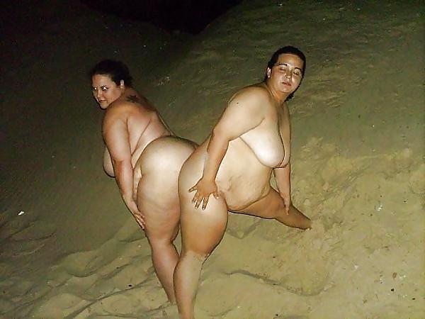 20P REAL BBW Lesbian Couple On The Beach