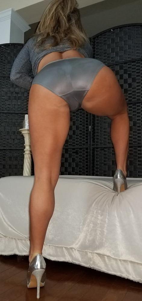 25P Gorgeous Mature Ladies 12
