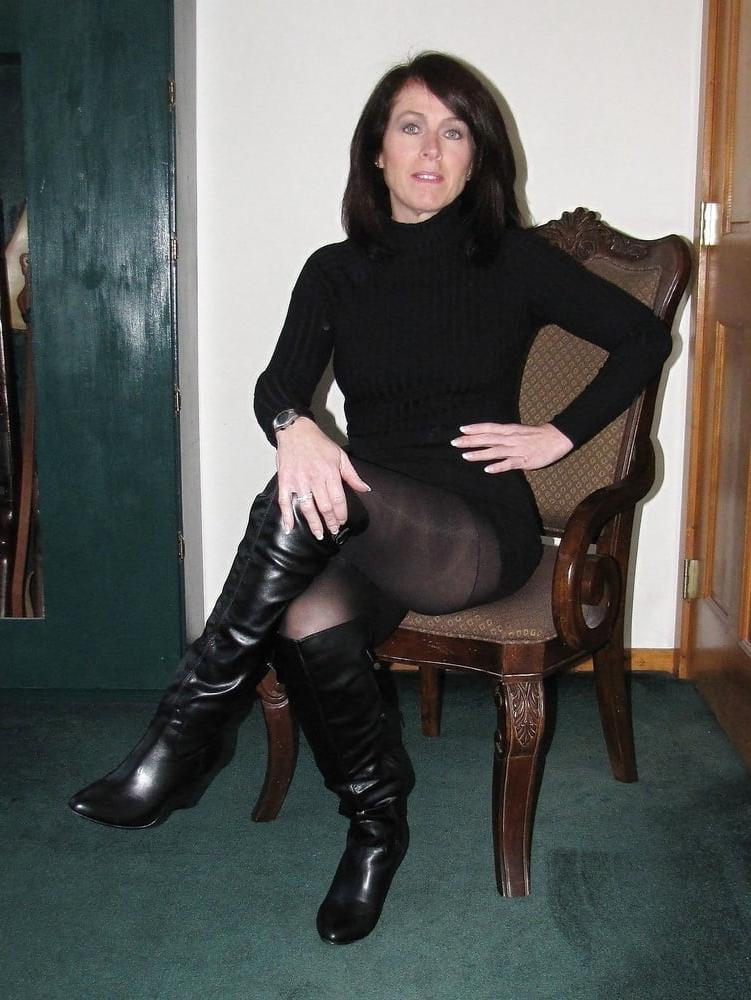 25P Gorgeous Mature Ladies 12