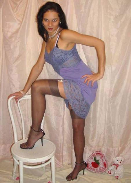 25P Satin slips and Petticoat 1