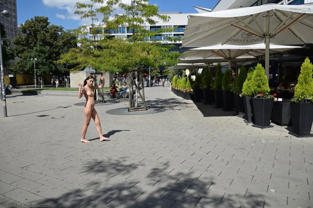25P Nude in Public 01