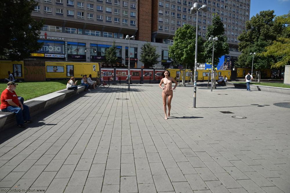 25P Nude in Public 01