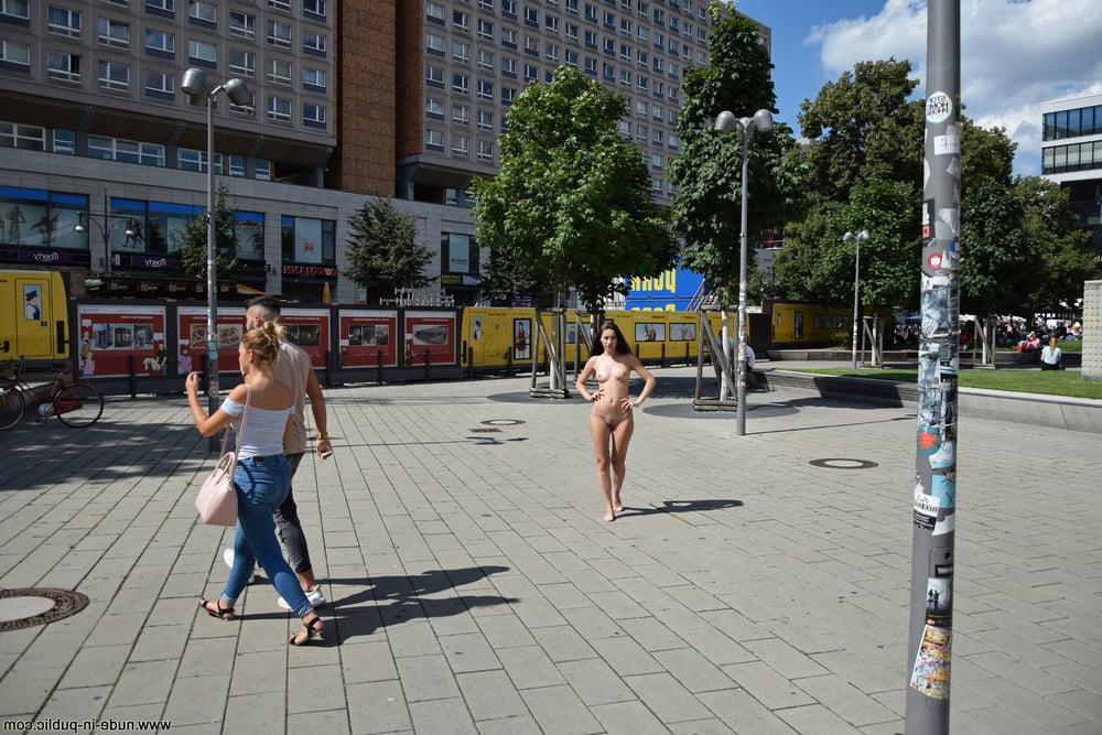 25P Nude in Public 01