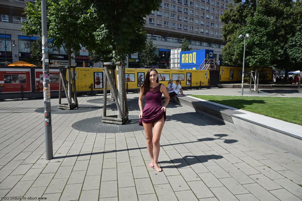 25P Nude in Public 01