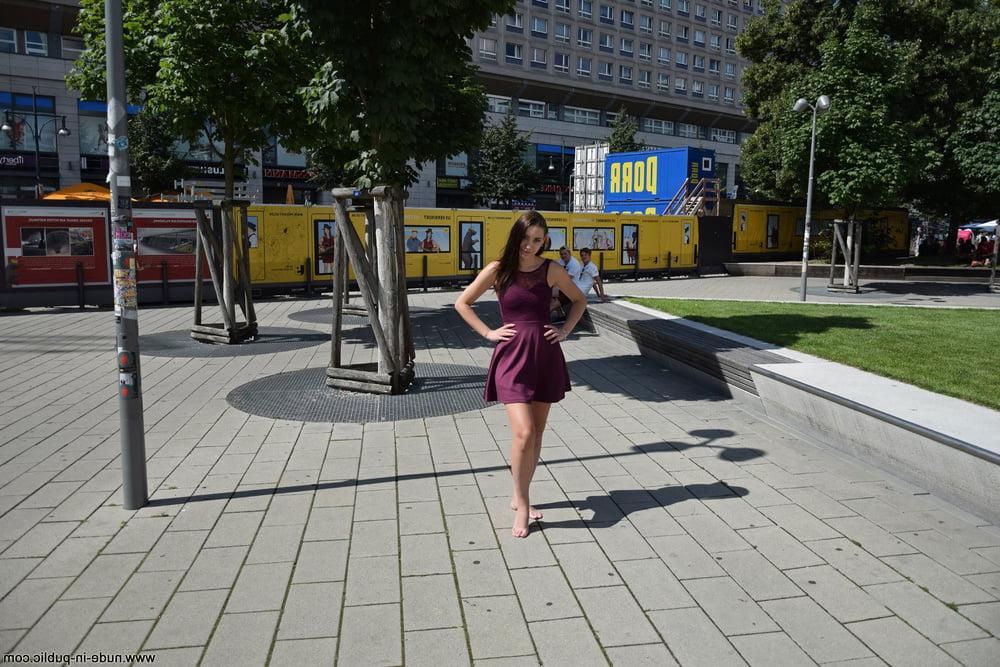 25P Nude in Public 01