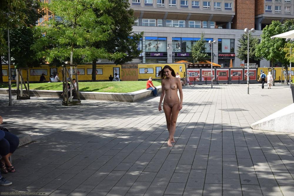 25P Nude in Public 01