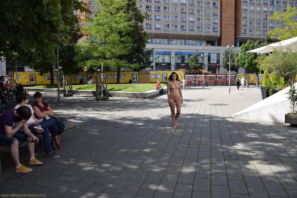 25P Nude in Public 01