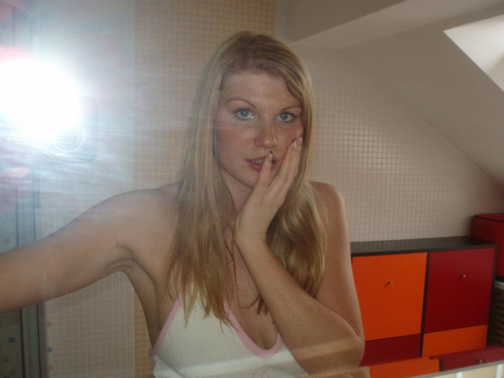 25P Naughty Girlfriends 09